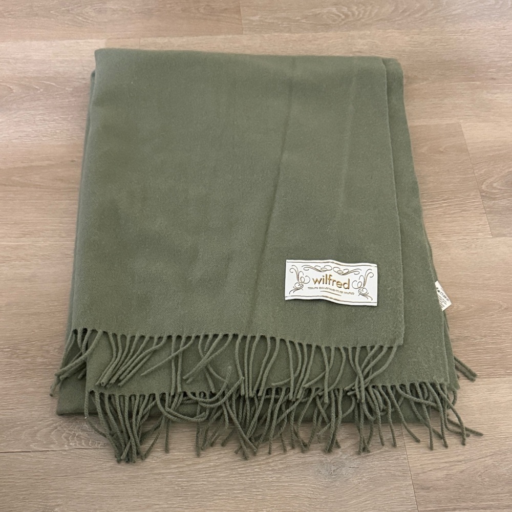 Aritzia Wilfred The Classic Scarf